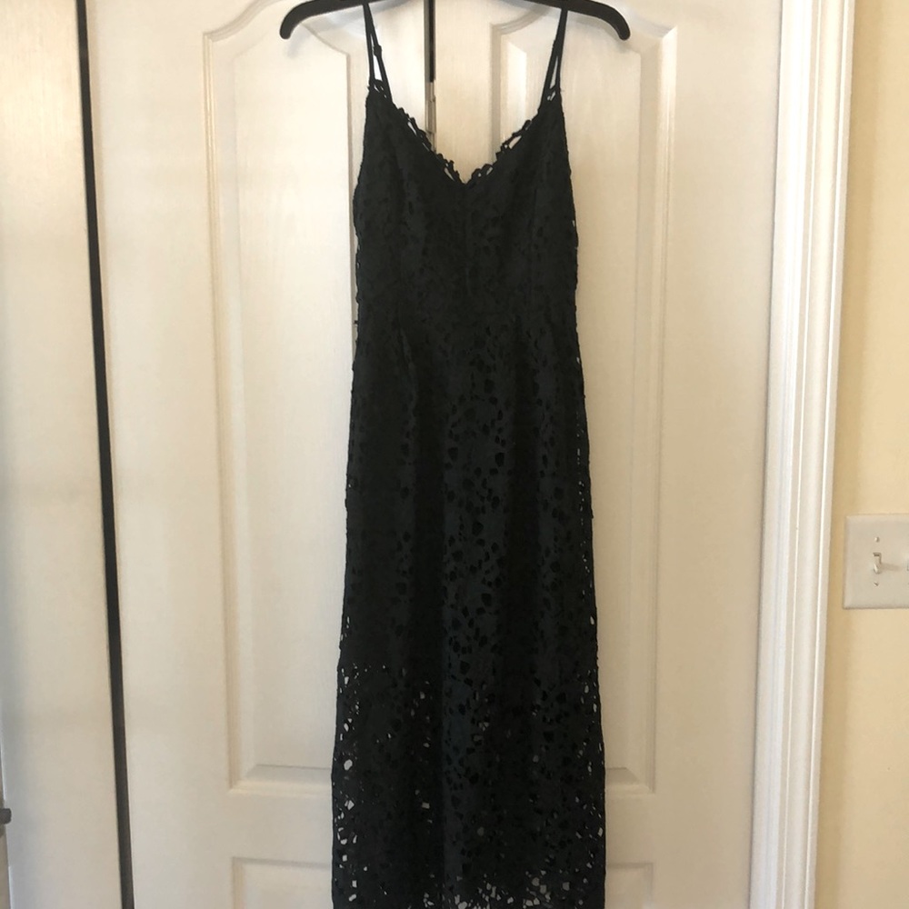 Hunter green midi length lace dress